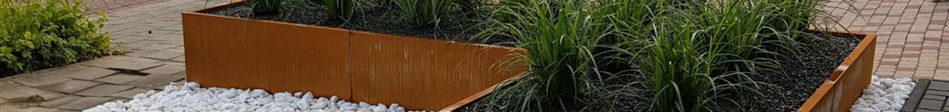 Corner planters