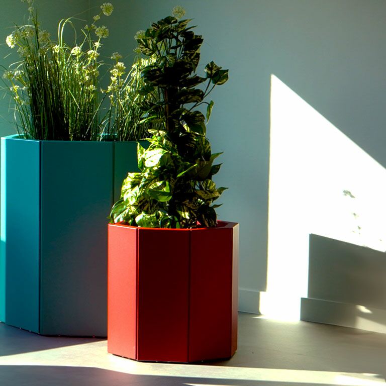 Powder coated steel planter Chicago 60