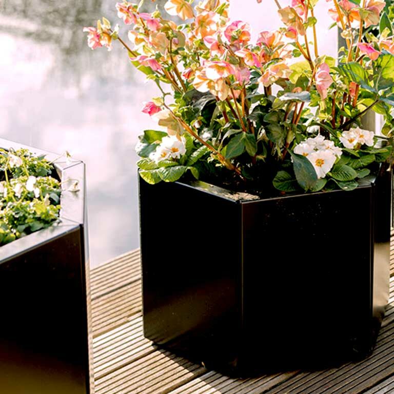 Powder coated steel planter Denver 20