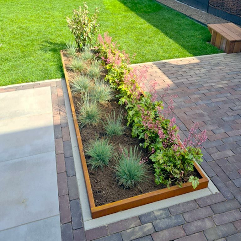 Corten steel border edge angled 12 cm (length 150 cm)