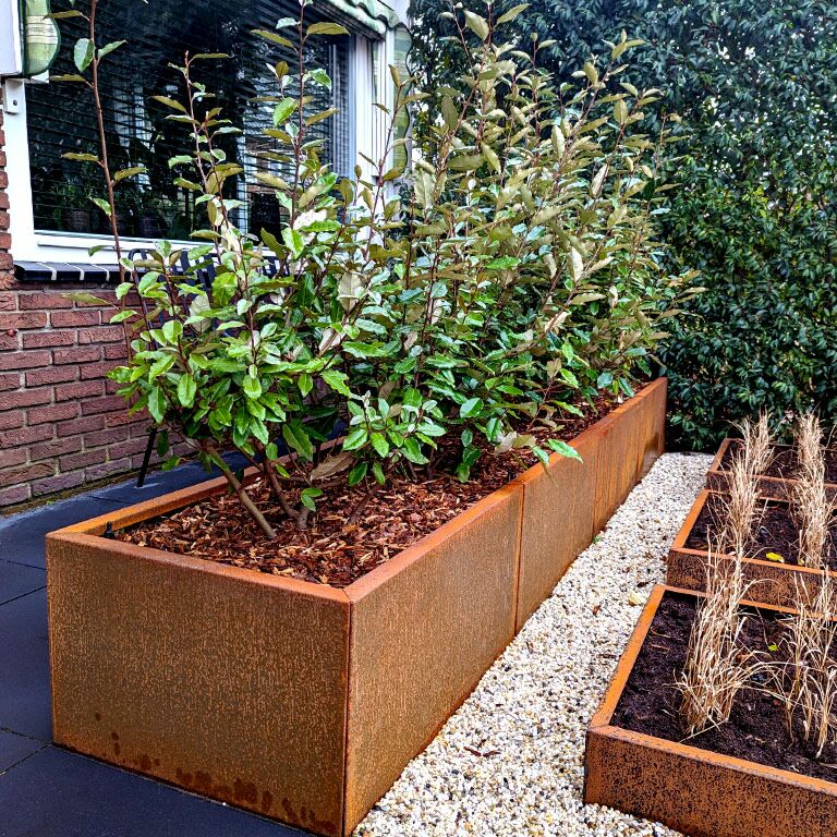 Corten steel planter Texas xxl 320 x 40 cm
