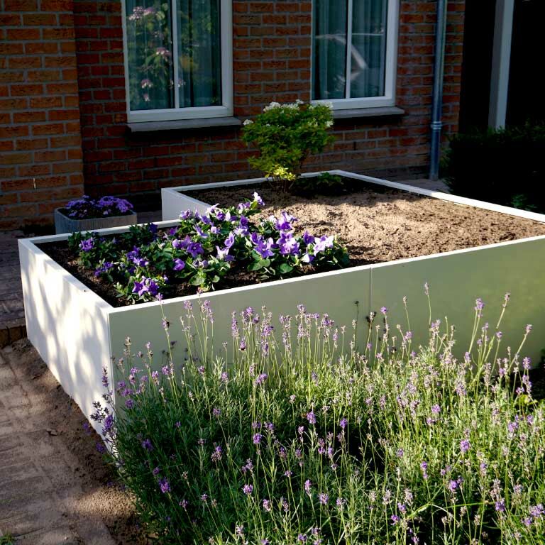 Powder coated steel planter Kansas 80