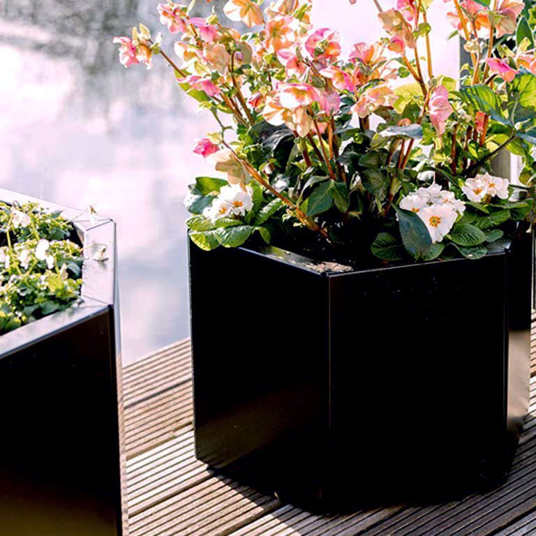 Powder coated steel planter Denver 20