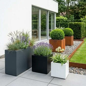 Steel planter - Square - 30 x 30 x 30 cm - RAL9005 matt (white) - With bottom plate - With wheels