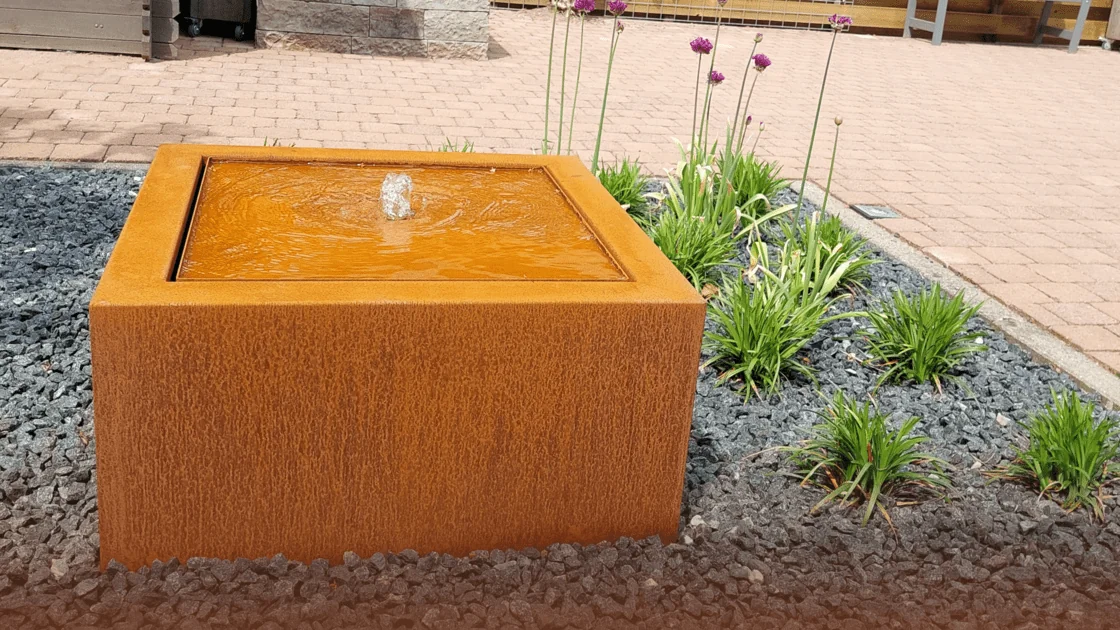 Can corten steel withstand water?