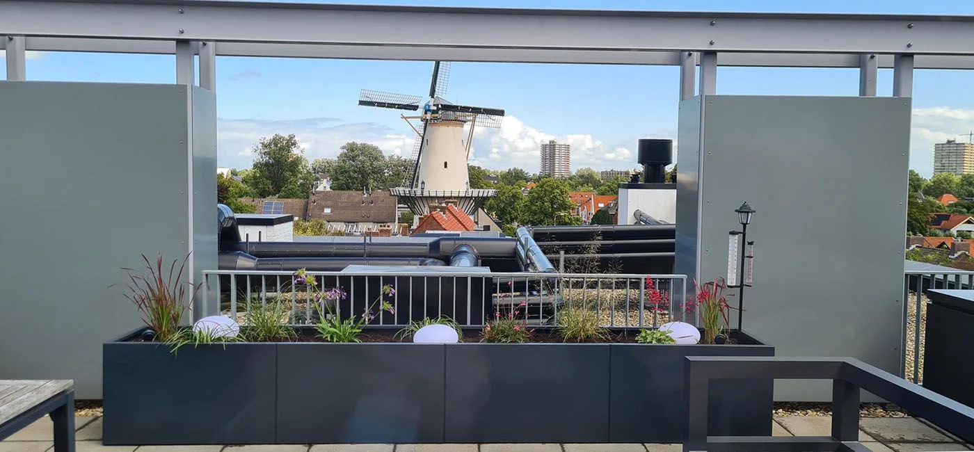 Small balcony decoration: Ideas & inspiration