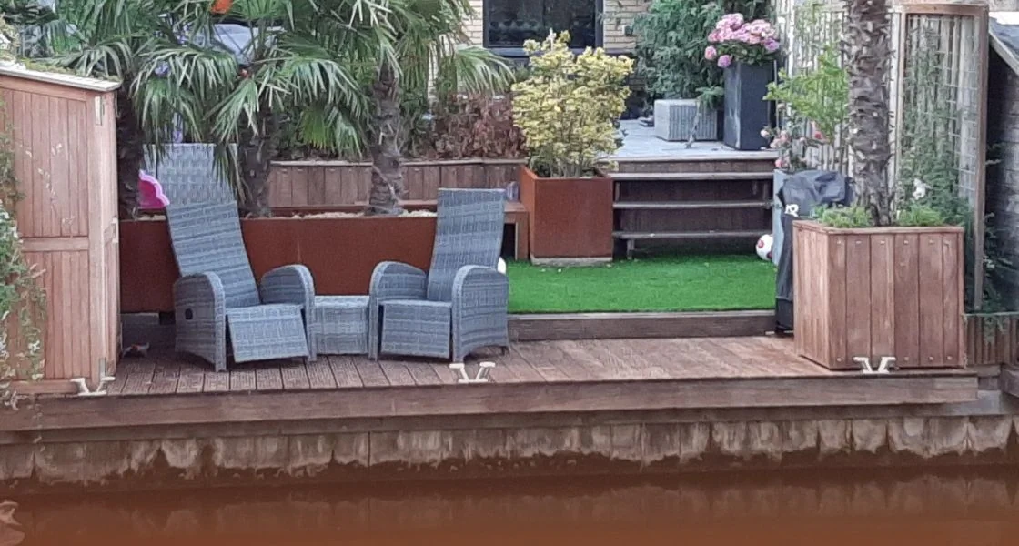 Inspiration for gardens by the water